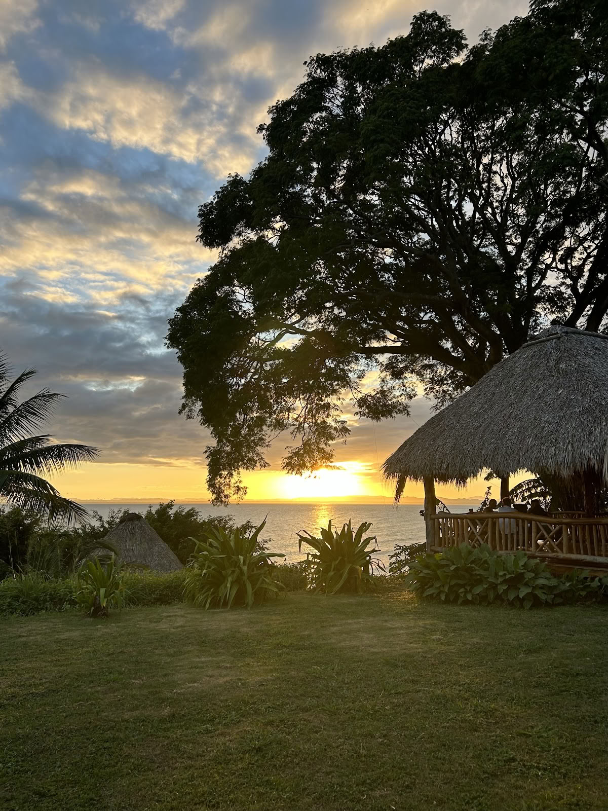 OM Island Retritai