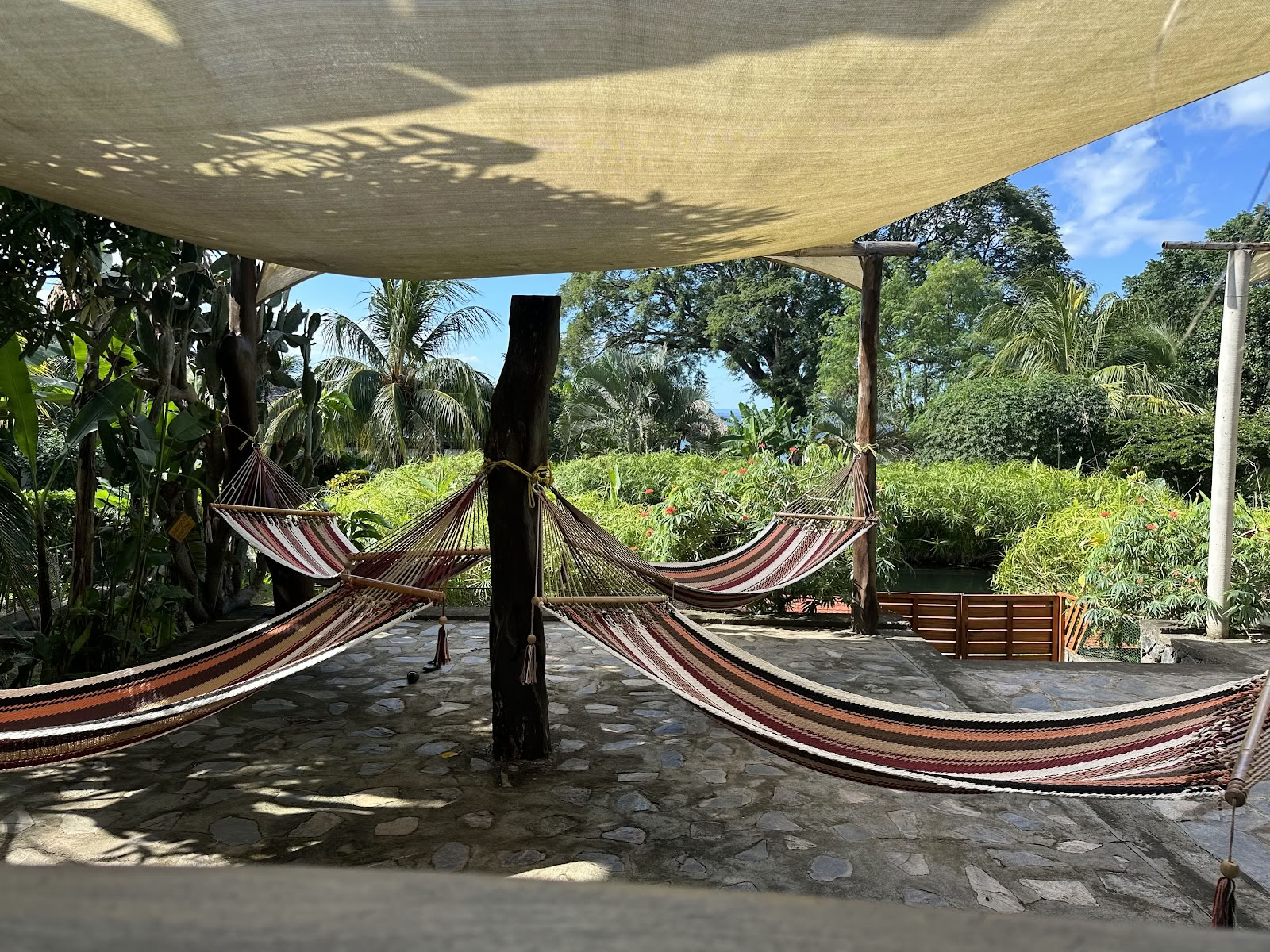OM Island Retritai