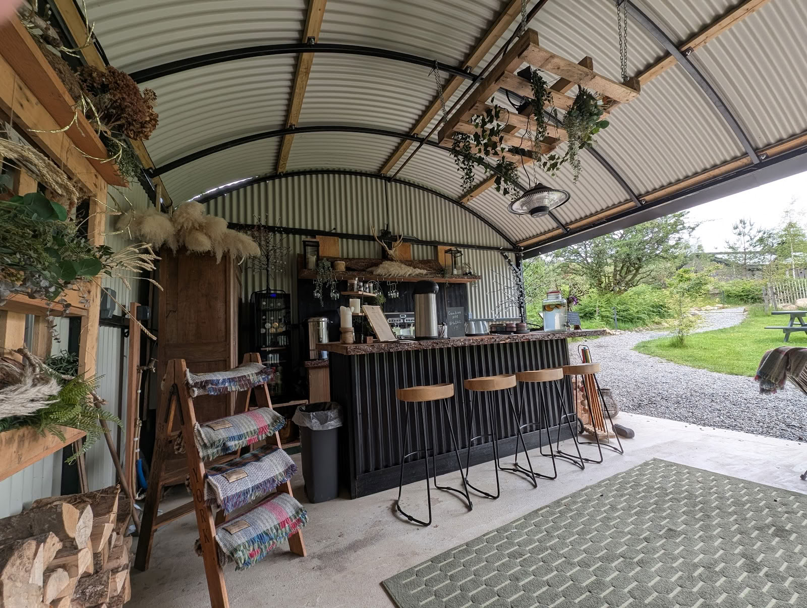 „The Deerstone Eco Hideaway“