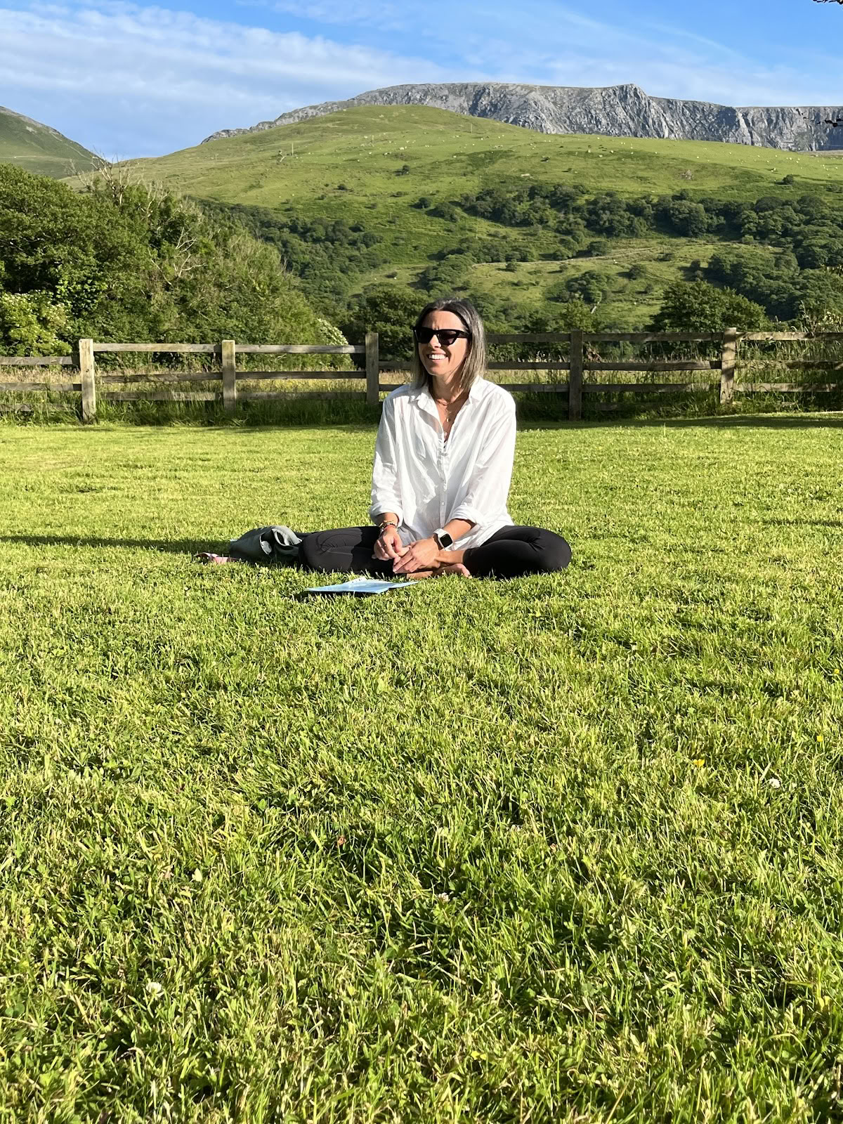 High On Yoga Kundalini jogos mokykla ir jogos terapija