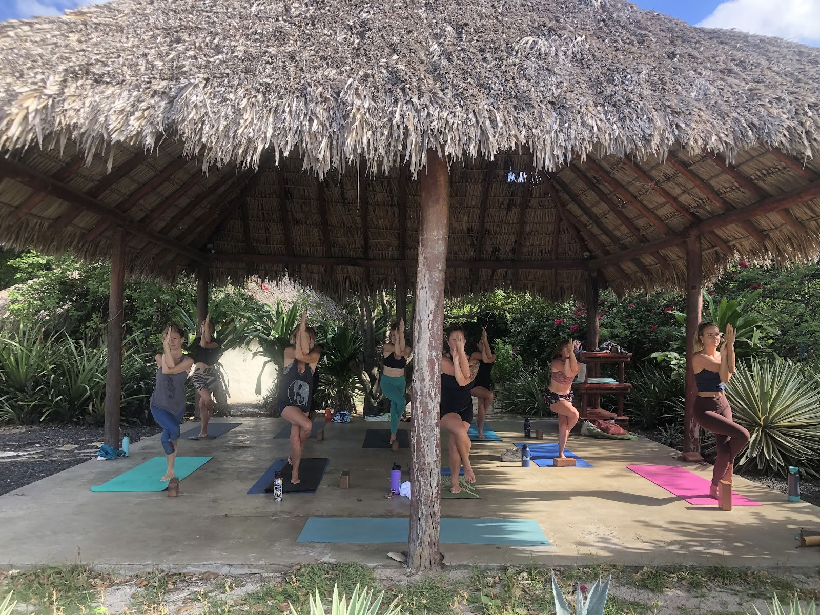 Flowwithbritt Jogos/Pilateso/Sculpt ir Flow