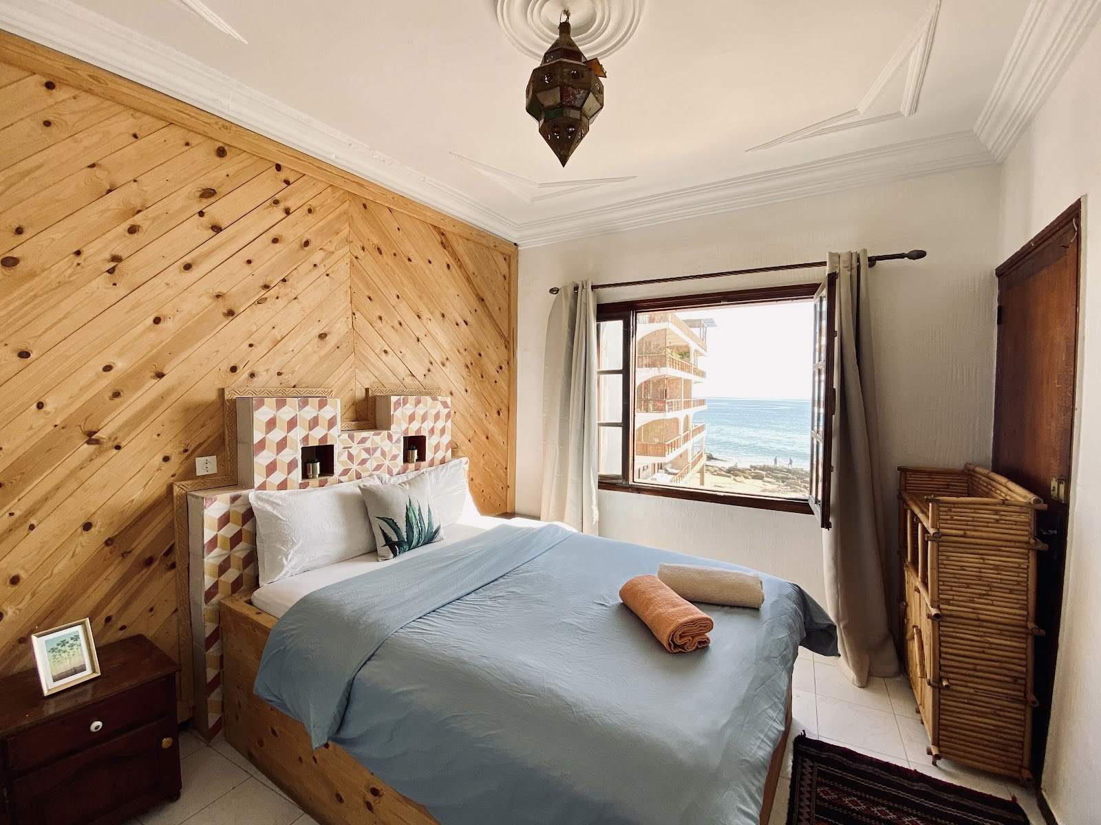 Surf Coast Morocco - Banglenčių sporto ir jogos namai