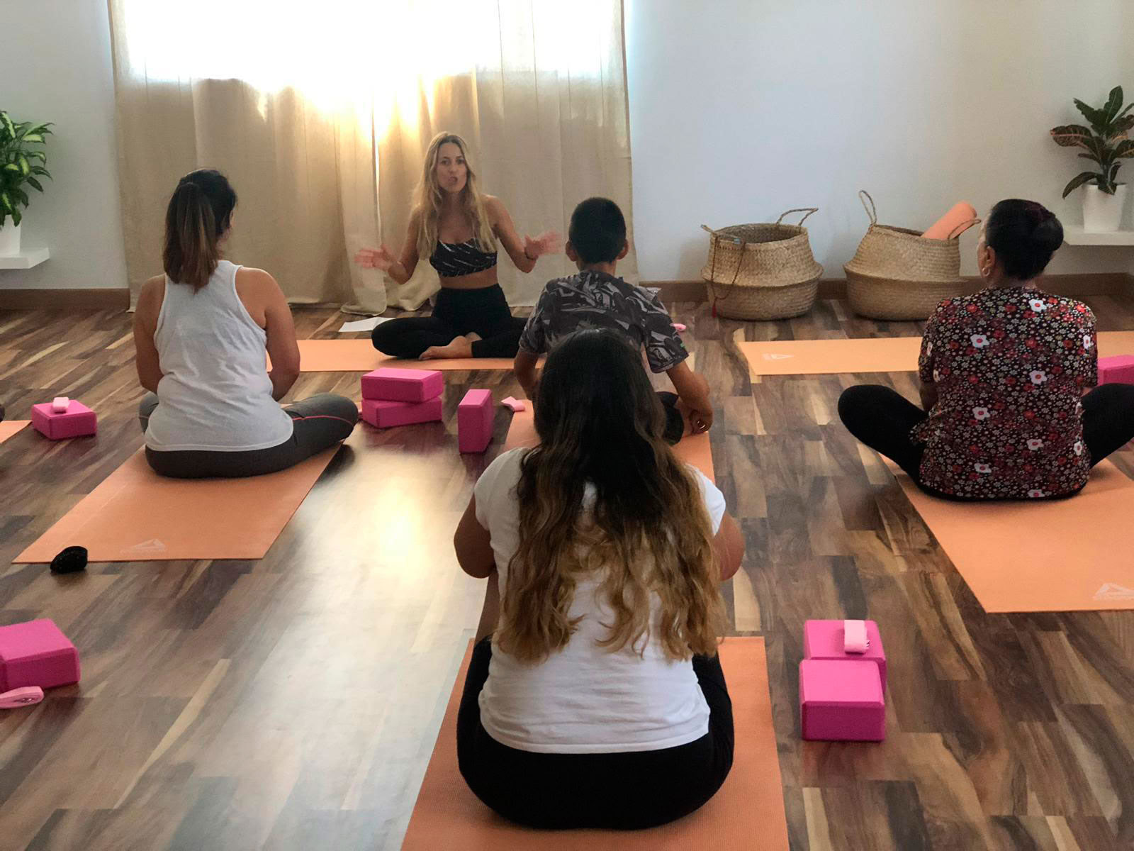 Mãe Yoga- Jogos centras Calypo Fado mieste - Casarrubios del Monte