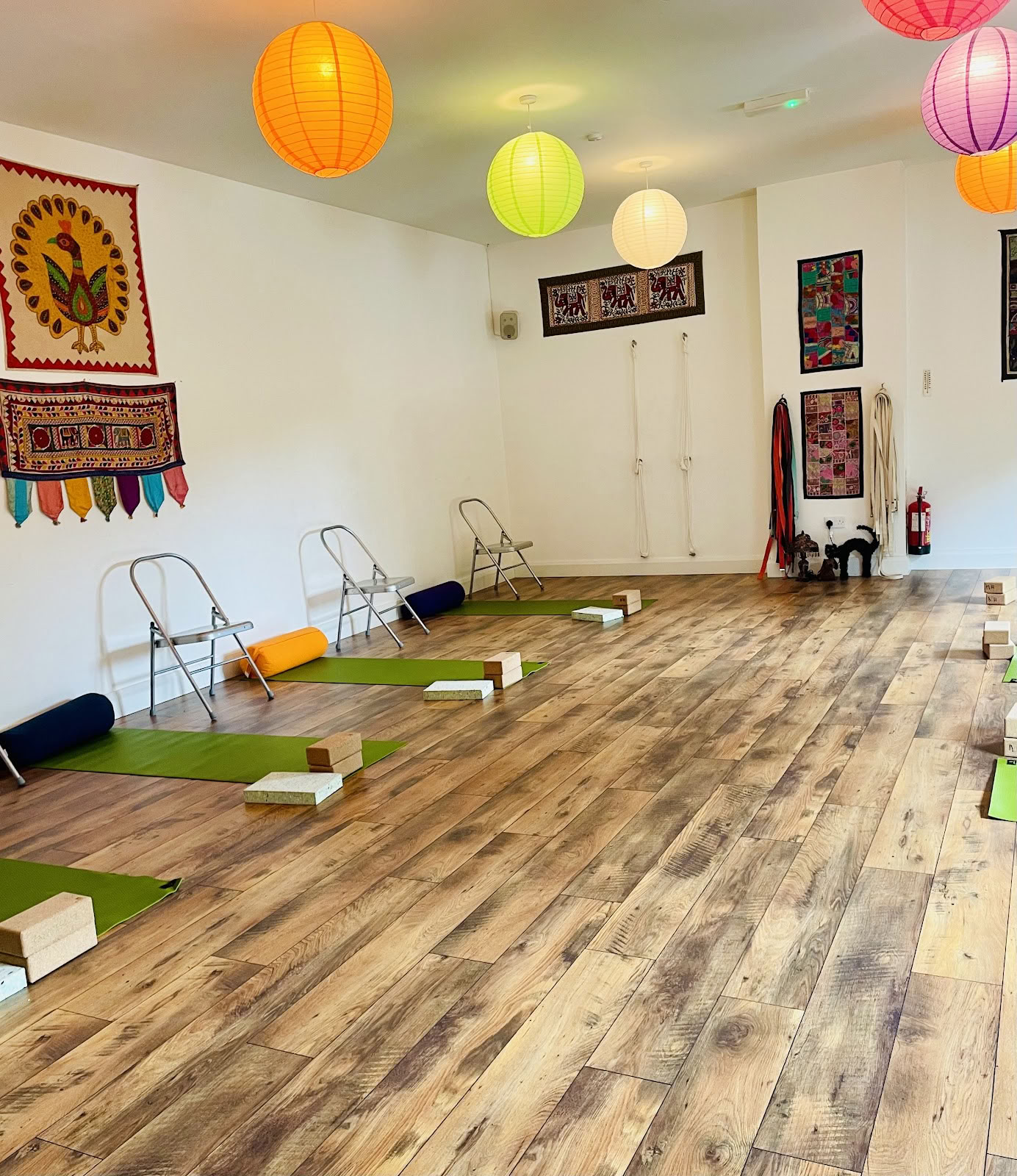 Namaste House Jogos Mokykla