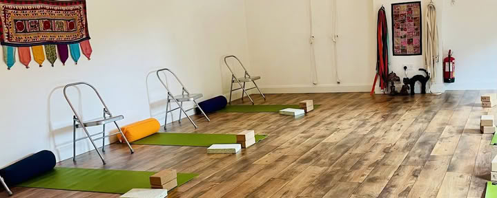 Namaste House Jogos Mokykla
