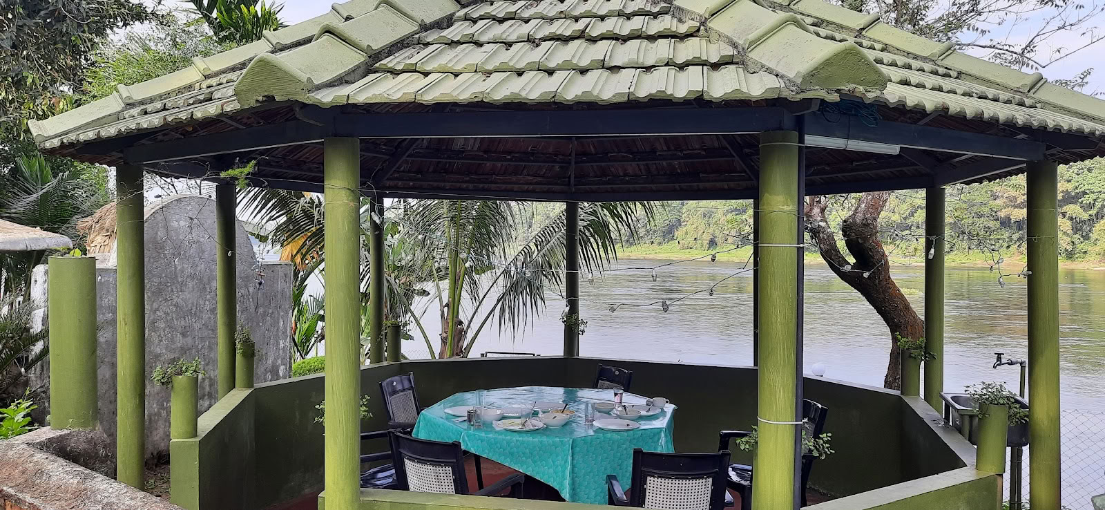 Elephant Pass ajurvedos ir jogos retritas | Resort Kerala