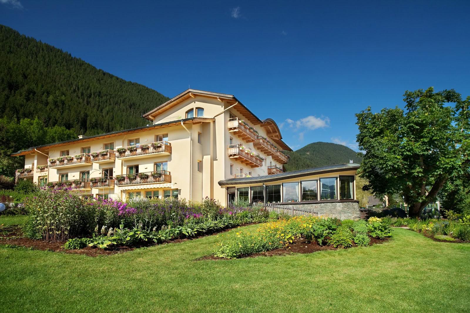 Strandhotel prie Weissensee