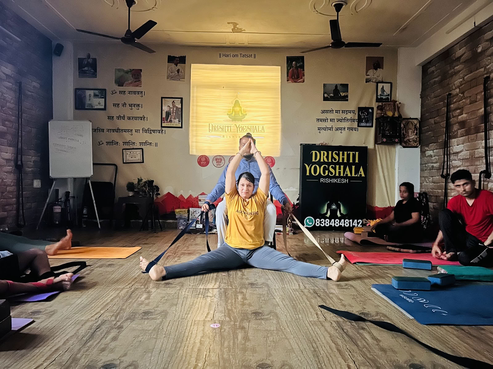 Drishti Yogshala Rishikesh ( jogos mokykla )