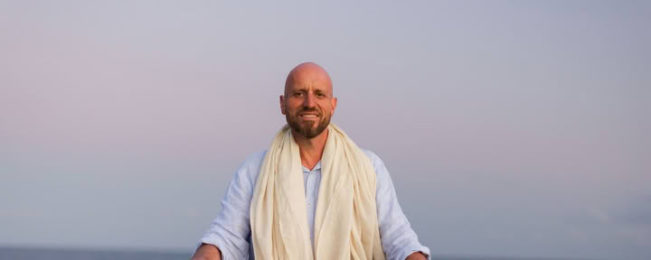 Geoff Rupp – Raskite Ramybę – Vedinė meditacija – Vedinė astrologija – Himalajų kvėpavimo praktikos – Ascending Minds koučingas