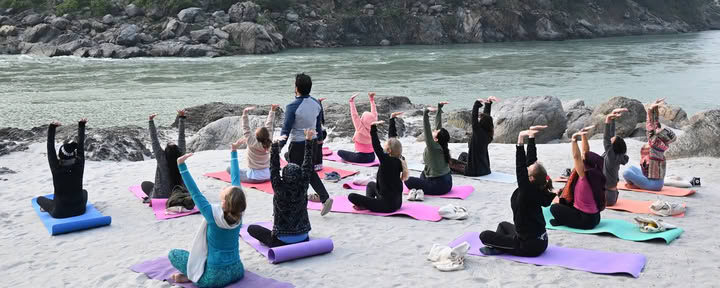 Jiva Yoga Academy – 200 valandų, 300 valandų jogos mokytojų rengimas Rišikeše, Indijoje