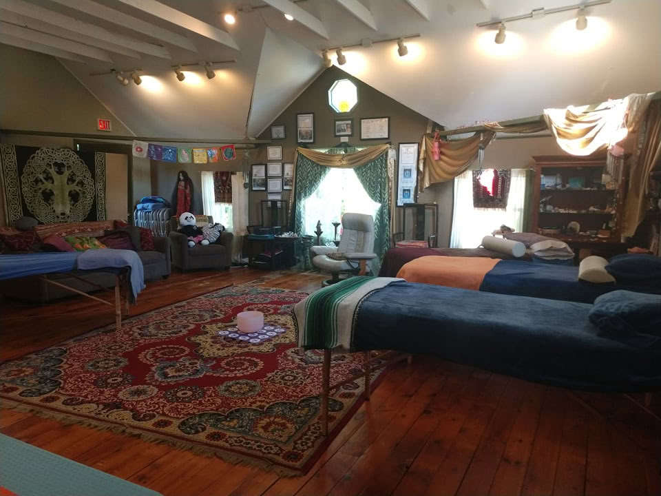 Kathy Milanowski, Wisconsin sveikatingumo centras, reiki mokymai ir retritai