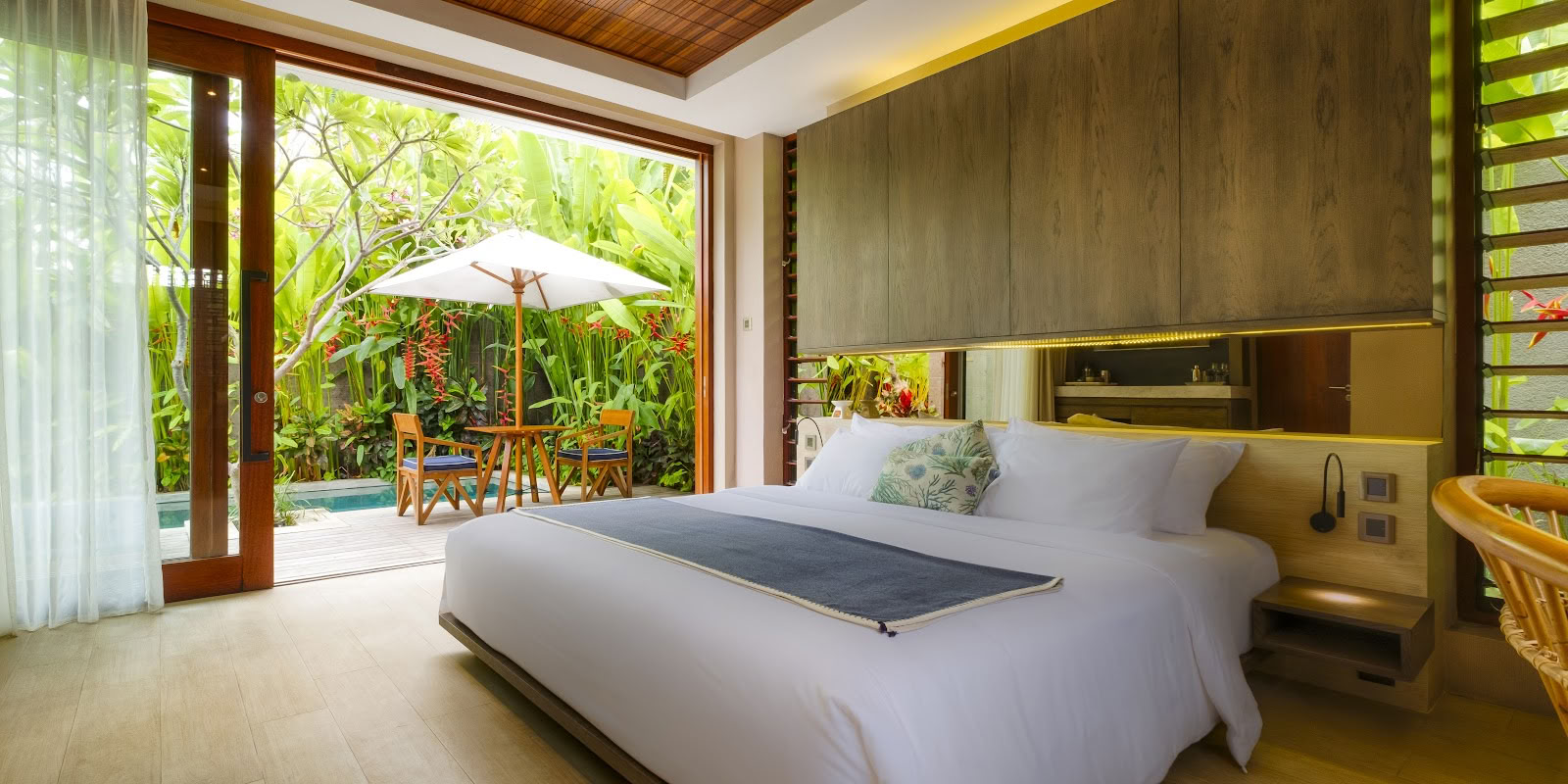„Hotel Komune“ ir „Beach Club Bali“