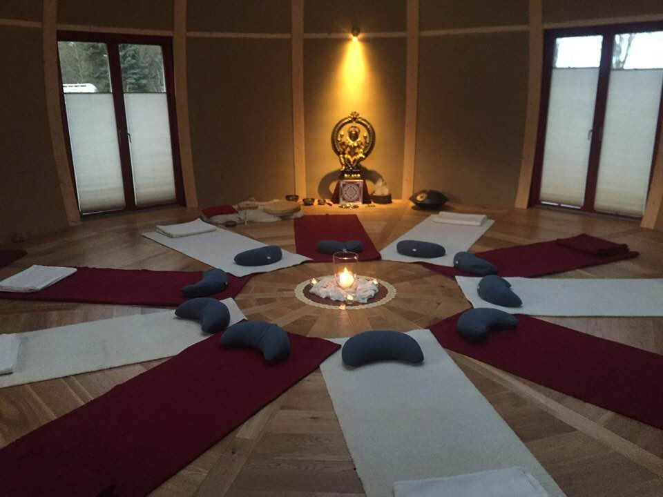 Yogini Dome - Garso tylos erdvė / retritas, joga ir meditacija