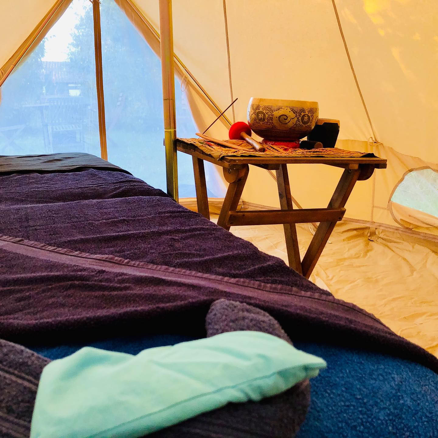 joga su Lucy