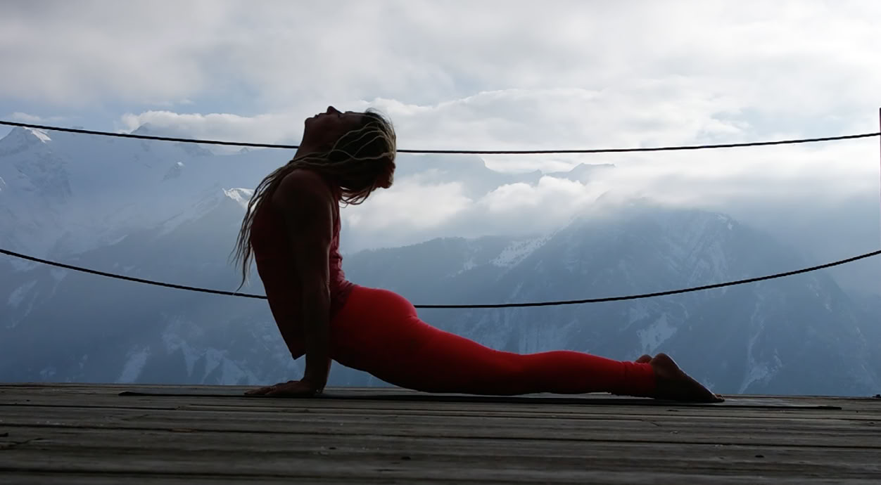 Joga su Emma malkinėje
