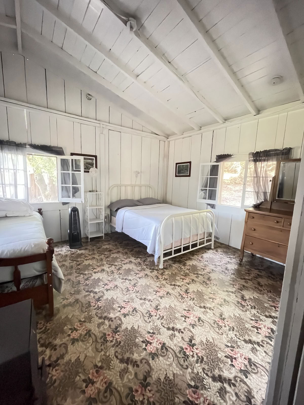 Van Zandt's Redwood View Resort