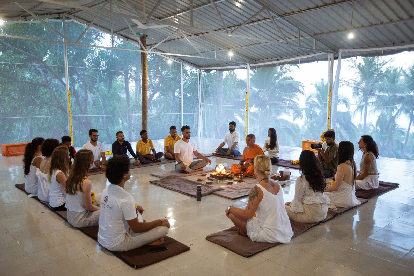 Jogos mokytojų rengimas Goa - Sampoorna Yoga