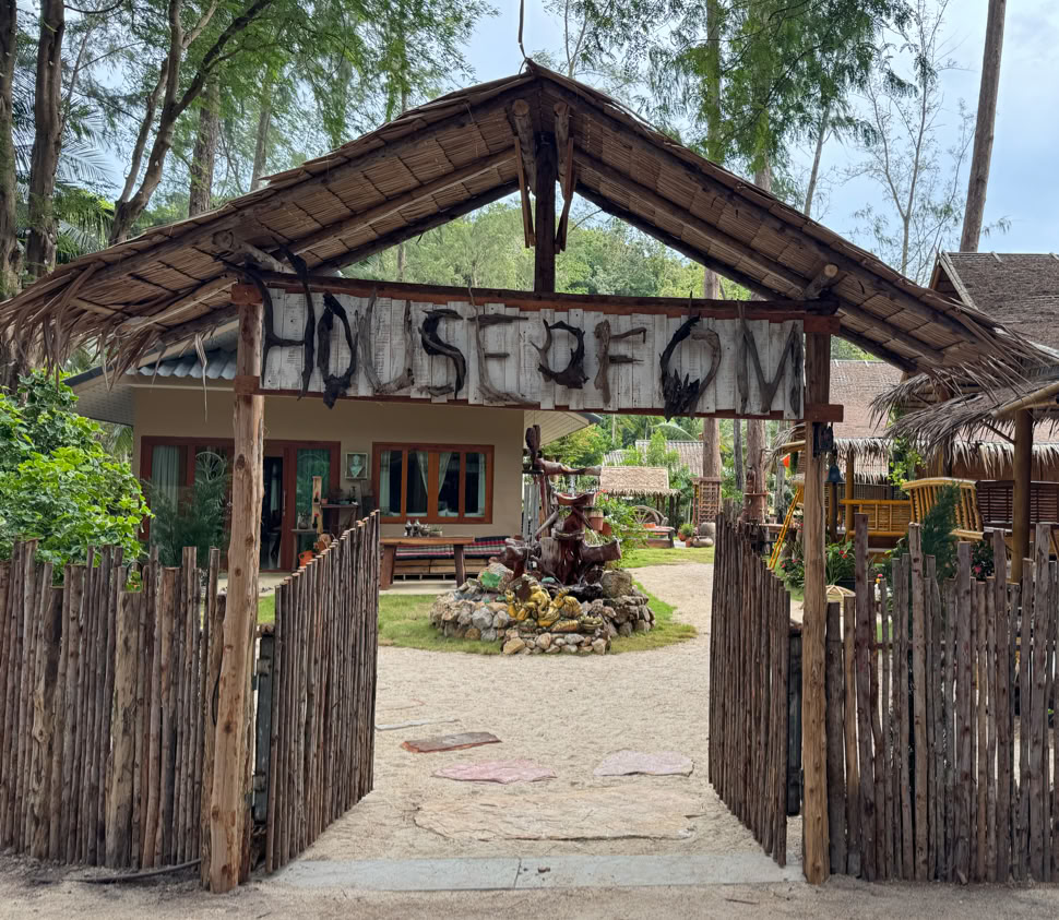 „House of Om“ prie Bovy paplūdimio