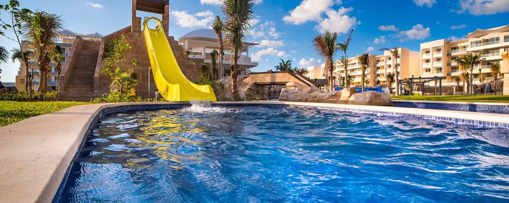 „Planet Hollywood Cancun by Royalton“, „Autograph Collection“ viską apimantis kurortas