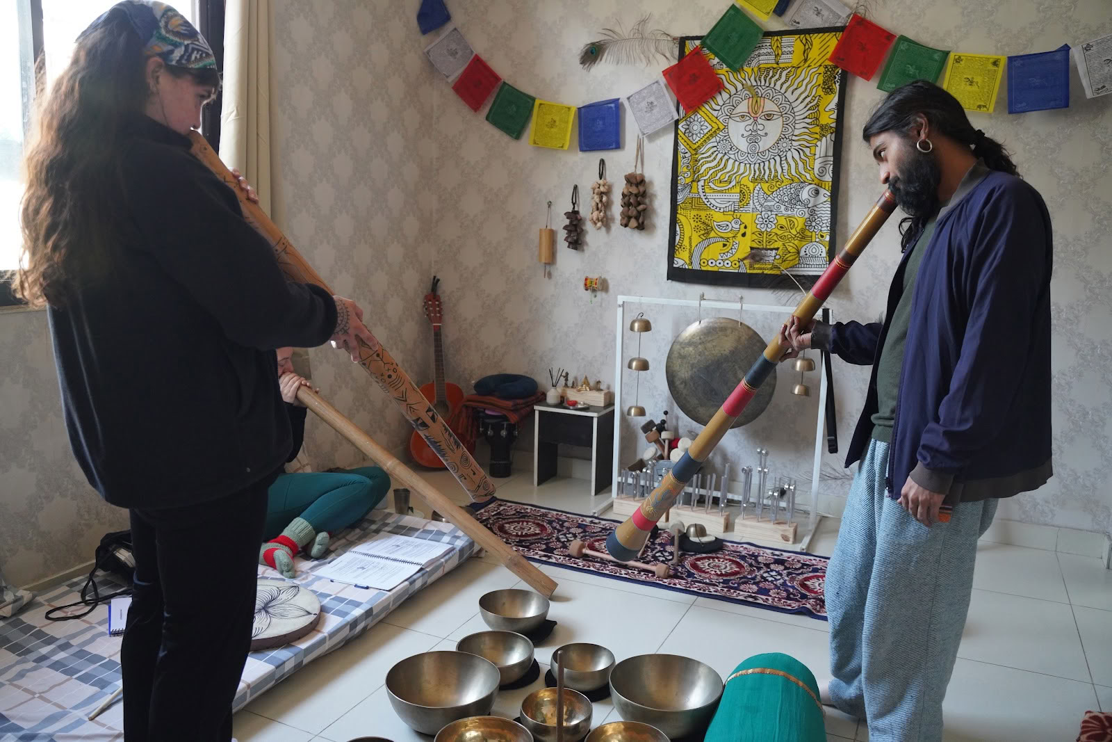 Ananda Dhwani: Garso terapijos kursas, garso terapijos sesijos ir reiki terapija