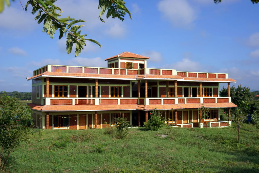 Deluxe Rooms (Twin-Share)