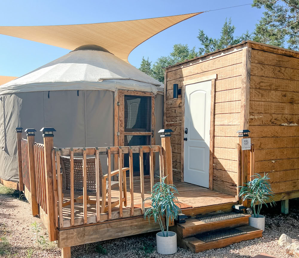 Privatus karaliaus jurtoje apgyvendinimas