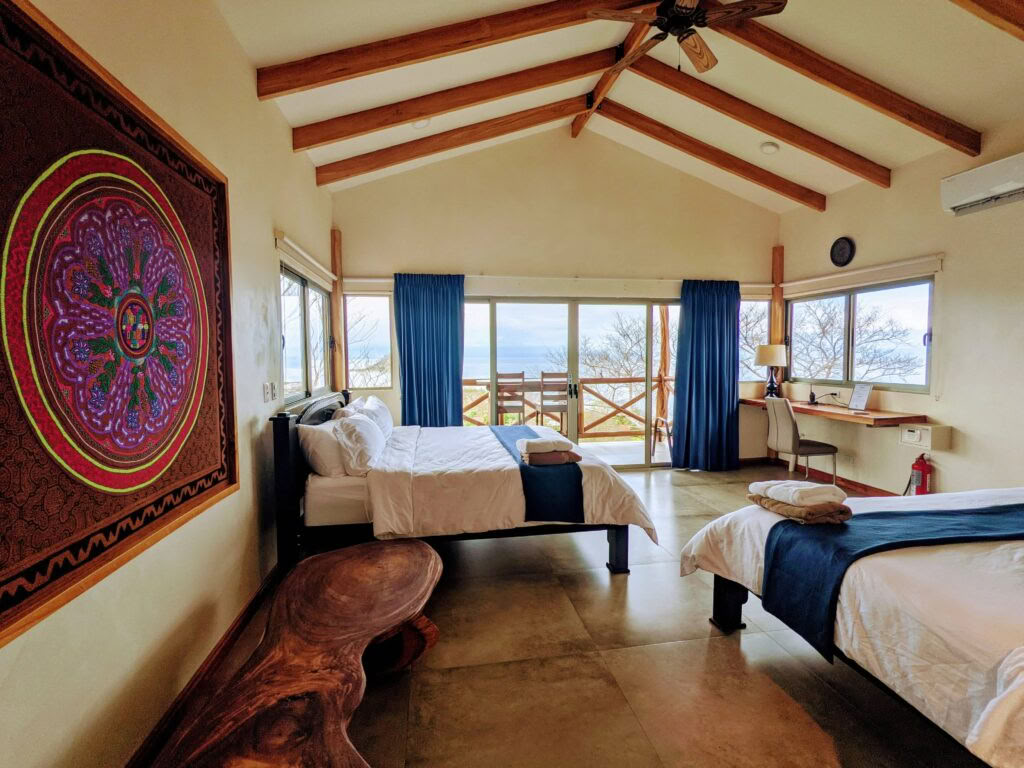 Double Shared Suite (2 King Beds)