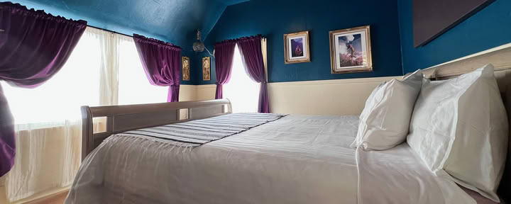 Room 2 – The Lodge