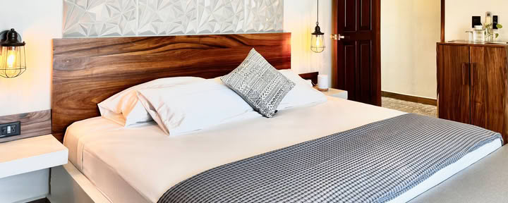 THE MANZANILLA SUITE
